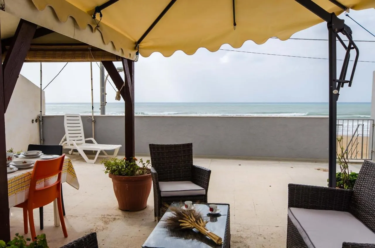 Holiday home Arisa -Terrazza Privata 60 Mq Sulla Spiaggia Donnalucata  Italy